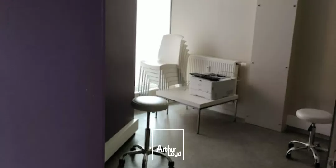 Local commercialde 90m2 à vendre - Emplacement stratégique au coeur d'Hazebrouck