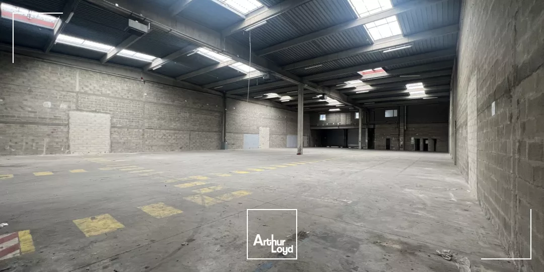 Location entrepôt industriel 1 340 m² - Goussainville, desserte routière A1/A104 et RER