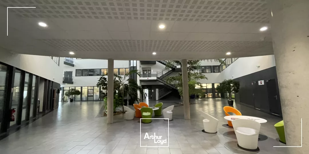 Bureaux à louer à ISNEAUVILLE 76230