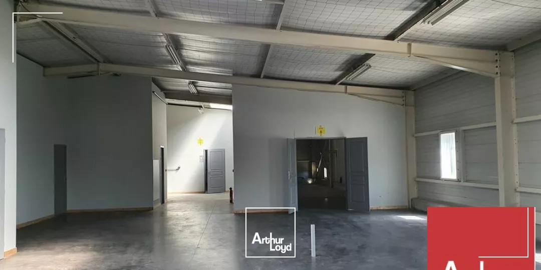 MONTELIMAR - ZONE DU MEYROL - A LOUER LOCAL D'ACTIVITE D'ENVIRON 470 M2 AVEC PARKING