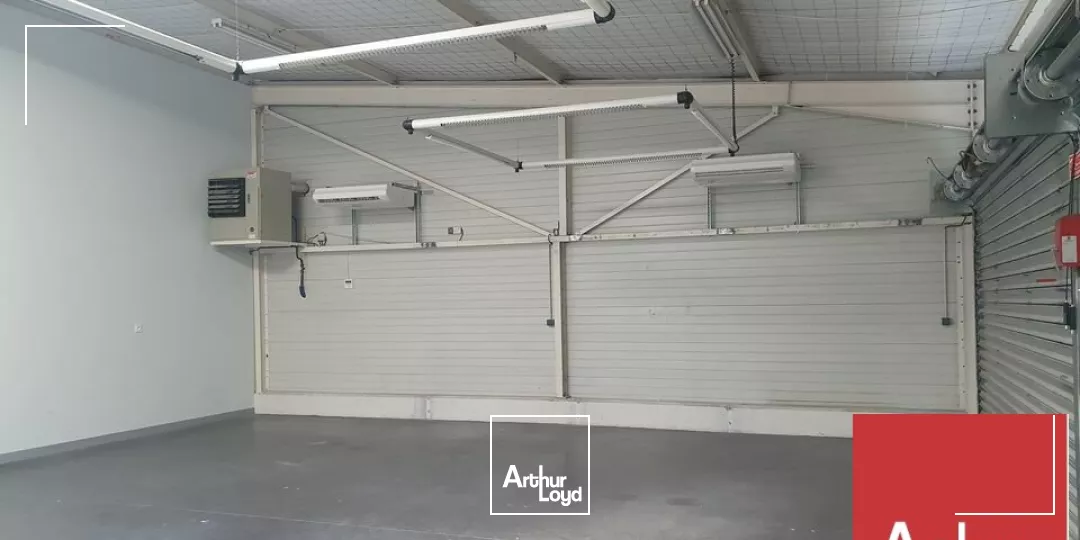 MONTELIMAR - ZONE DU MEYROL - A LOUER LOCAL D'ACTIVITE D'ENVIRON 470 M2 AVEC PARKING