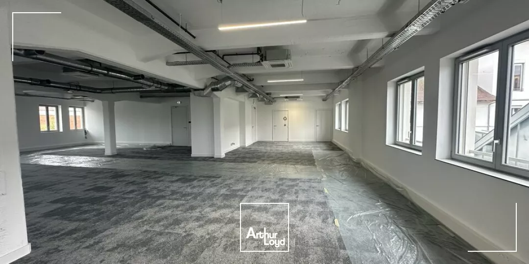BUREAUX à LOUER de 339 m²