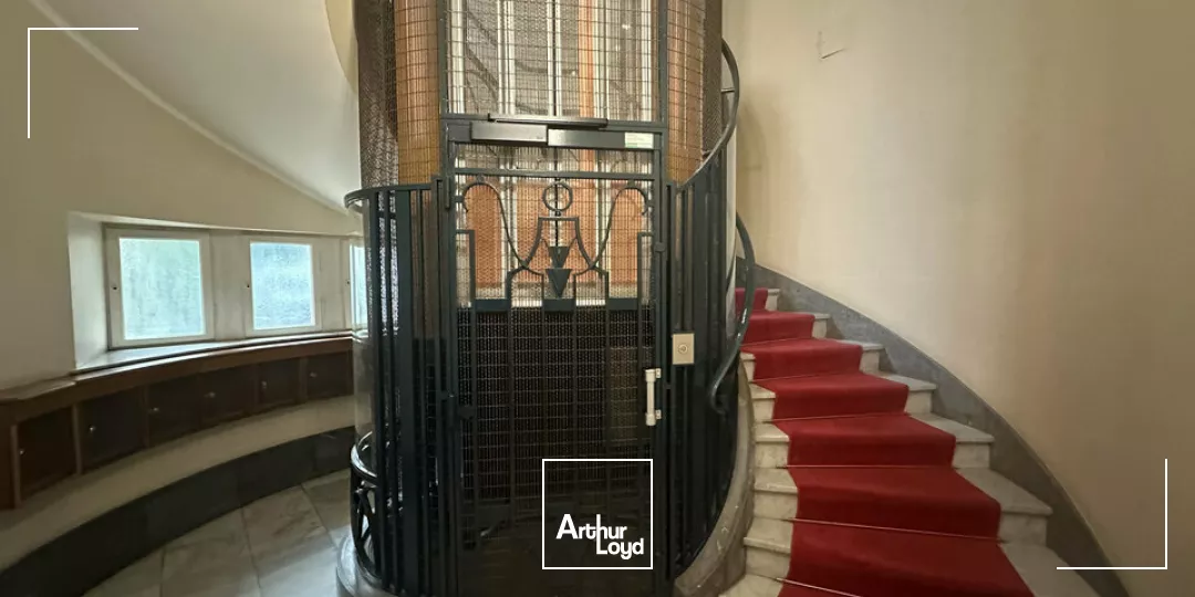 BUREAUX à VENDRE de 321 m²