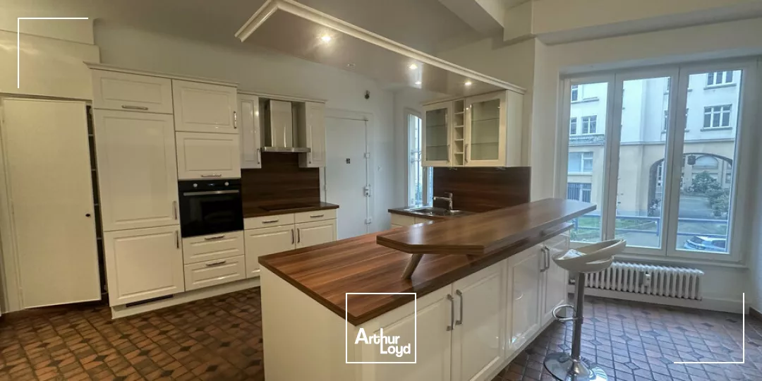 BUREAUX à VENDRE de 321 m²