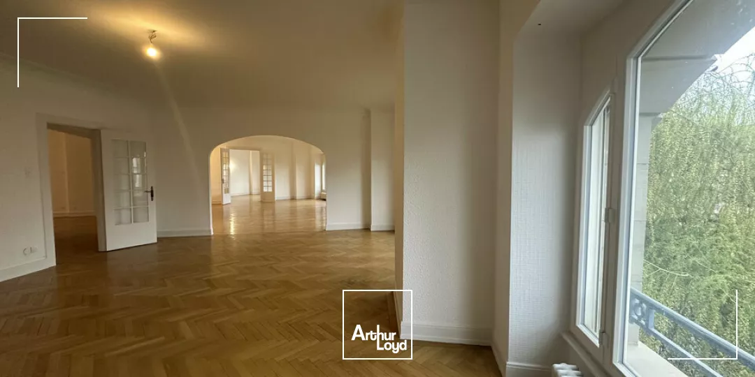 BUREAUX à VENDRE de 321 m²