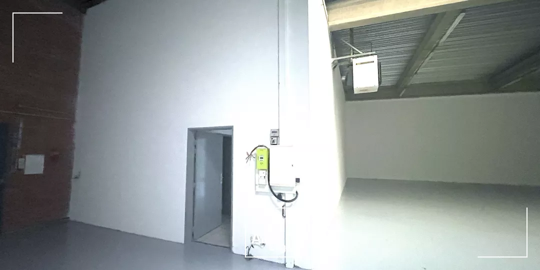 CHAMBLY - local d'activité d'environ 389 M2 à louer