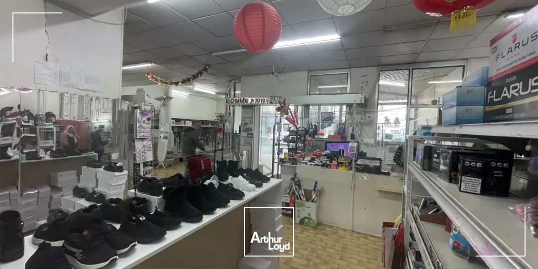 290 m2 de local commercial proche extra centre de Beauvais