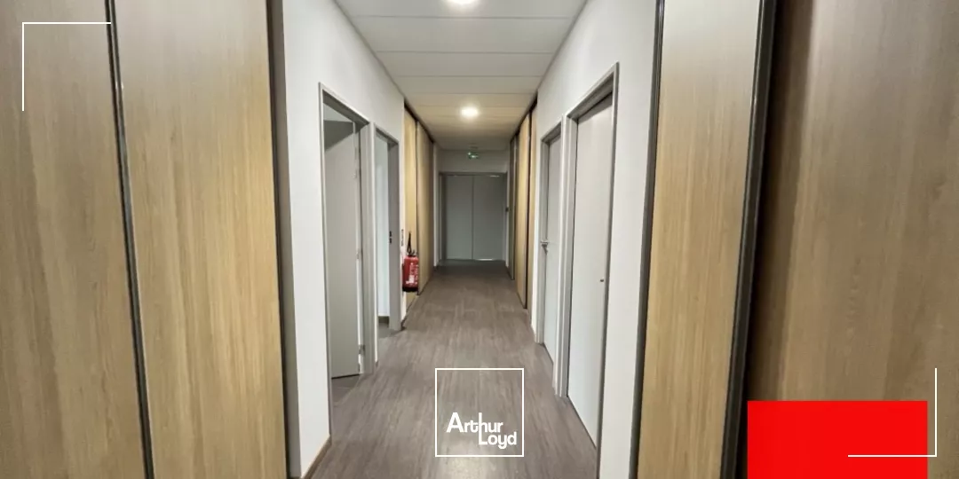 BUREAUX QUALITATIFS CLOISONNES A LOUER PARC DE L'AEROPORT MAUGUIO -MONTPELLIER