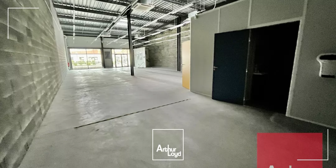 Local commercial 310 m² à louer - Excellente visibilité - Zone commerciale Lunel