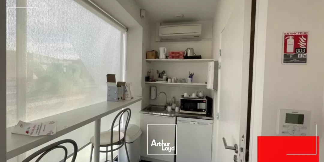 LOCAL PROFESSIONNEL 150 M2 A LOUER - MONTPELLIER EUREKA