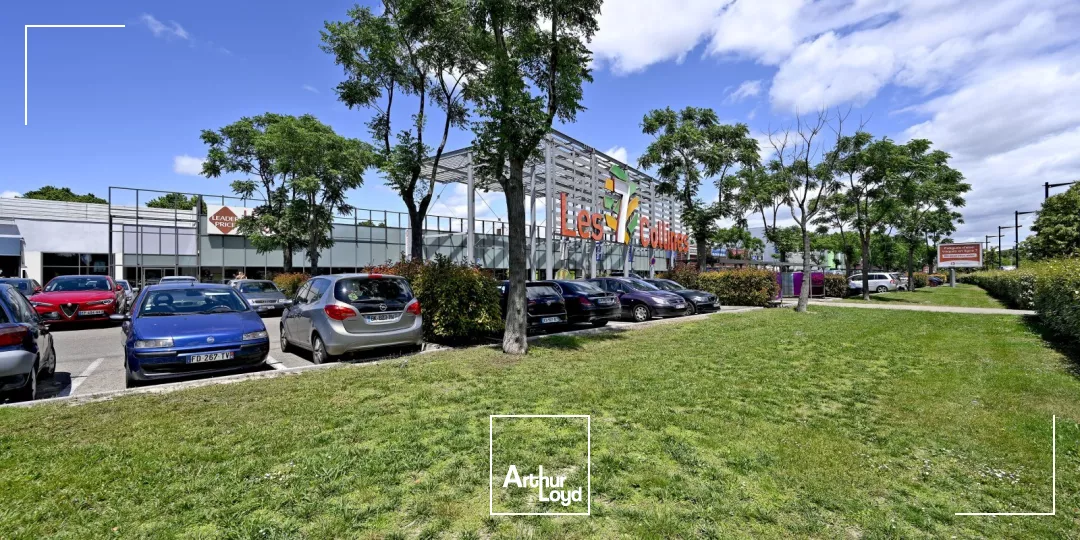 Local commercial de 445 M2 Disponible