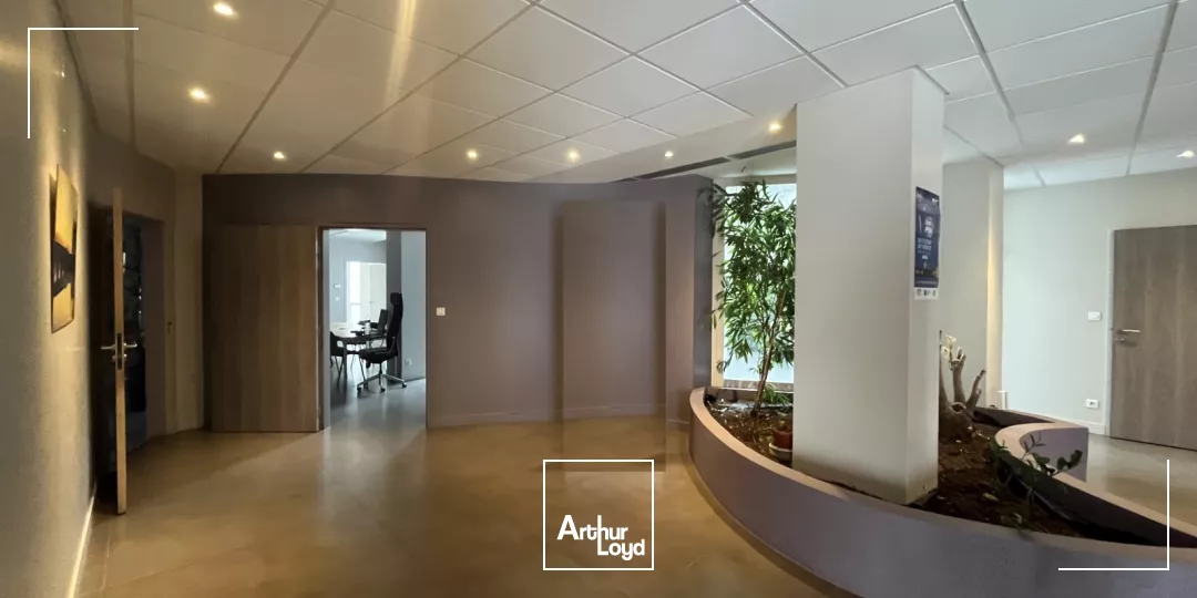 À vendre : Ensemble immobilier tertiaire de 1 090 m² avec parking privatif- Hyper centre Orléans (Loiret - 45)