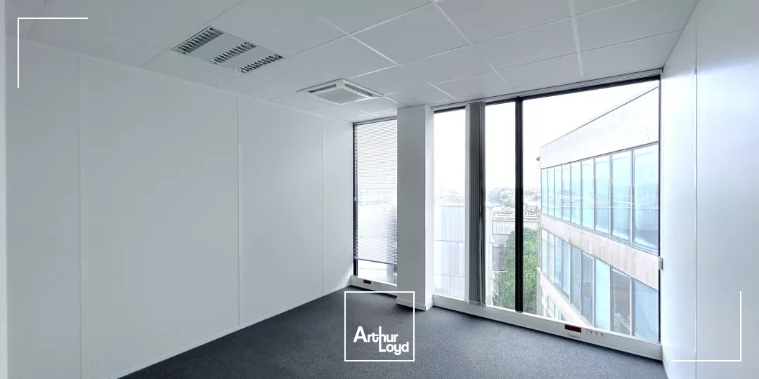 Location - Bureaux de 756 m² divisibles à partir de 252 m² - Lormont ZFU