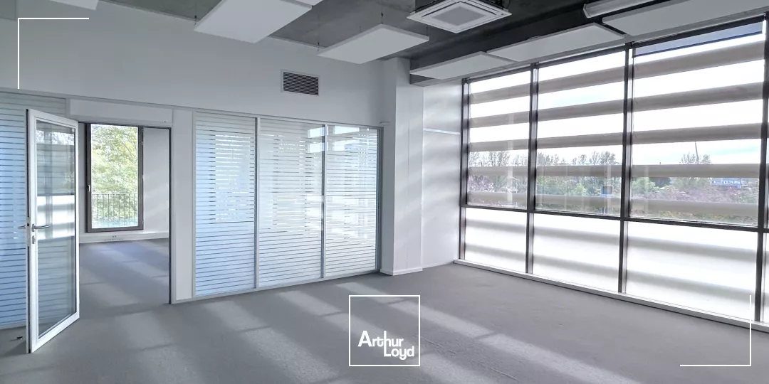 À louer - Bureaux à partir de 344 m² - Bordeaux Bassins à Flots