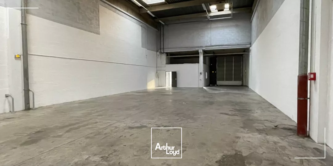 Cellule d'activité de 290 m² à louer 