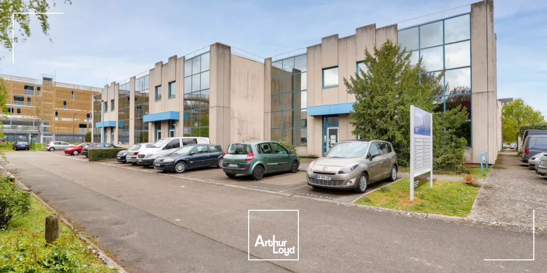 Locaux d'activité à louer à LA VERRIERE 78320