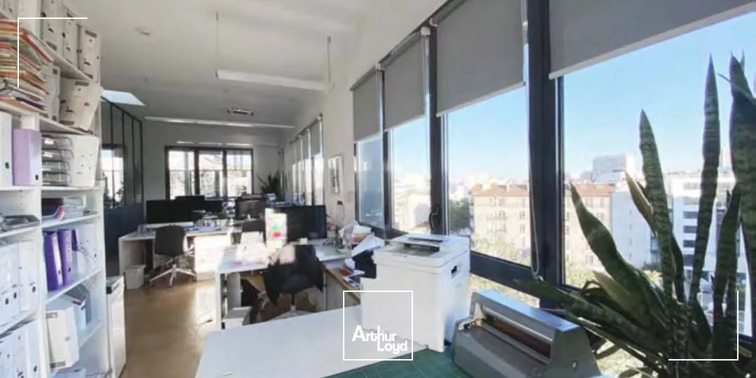 BUREAUX PLUG AND PLAY