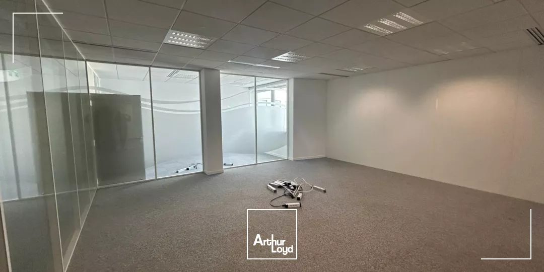 Bureaux récents à louer dans immeuble de standing - La Joliette - 13002 Marseille 