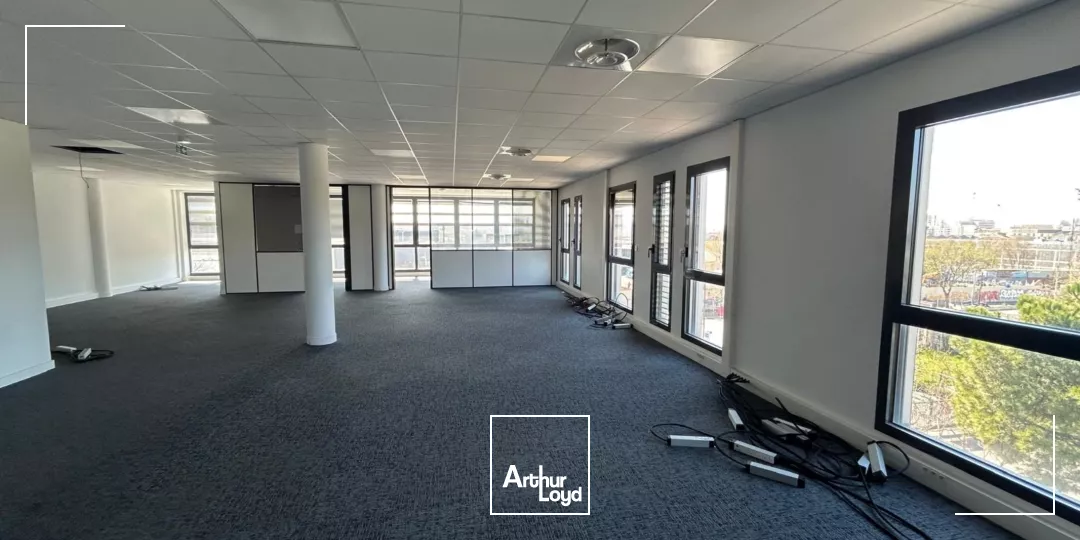 Bureaux à louer - Proximité transports et autoroutes - 13014 Marseille