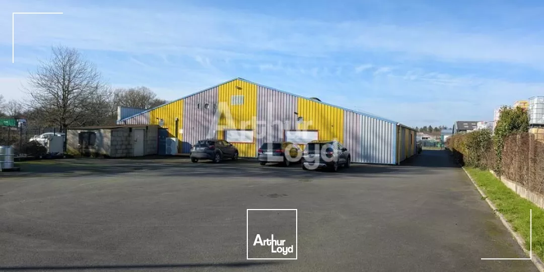 SAINT JACQUES DE LA LANDE - LOCAL D'ACTIVITE A LOUER - 900 M²