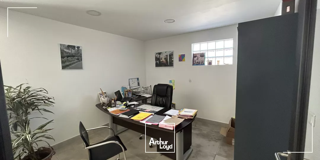 300 m² - local commercial à louer 