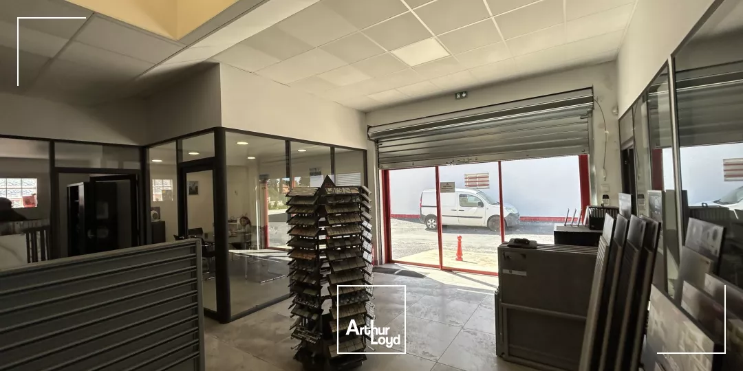 300 m² - local commercial à louer 