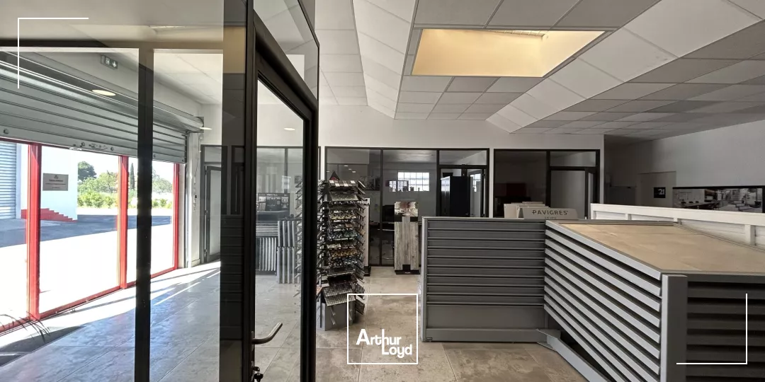 300 m² - local commercial à louer 