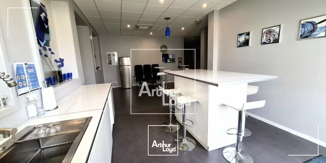 Bureaux au pied de l'aérodrome à louer 