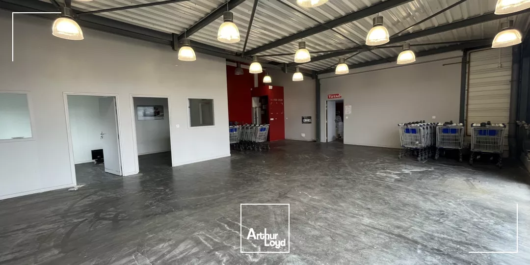Local d'activités à louer Tavers 