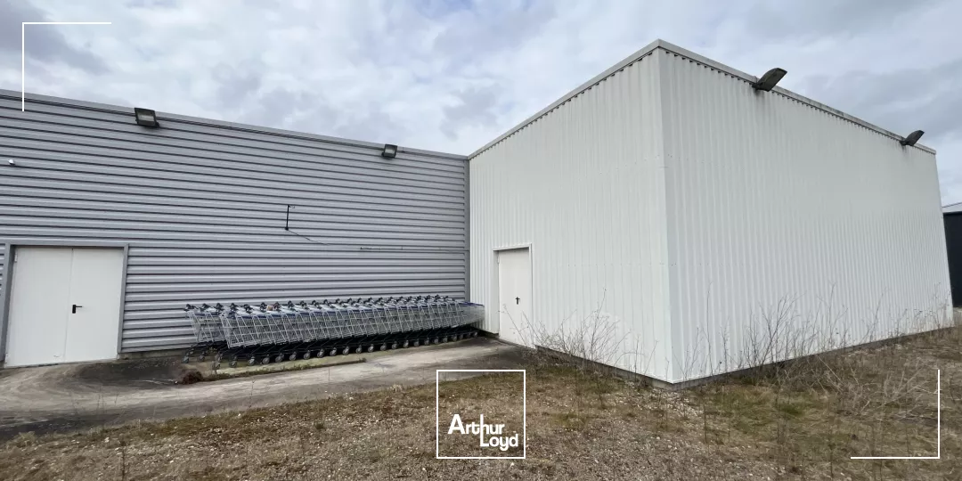 Local d'activités à louer Tavers 