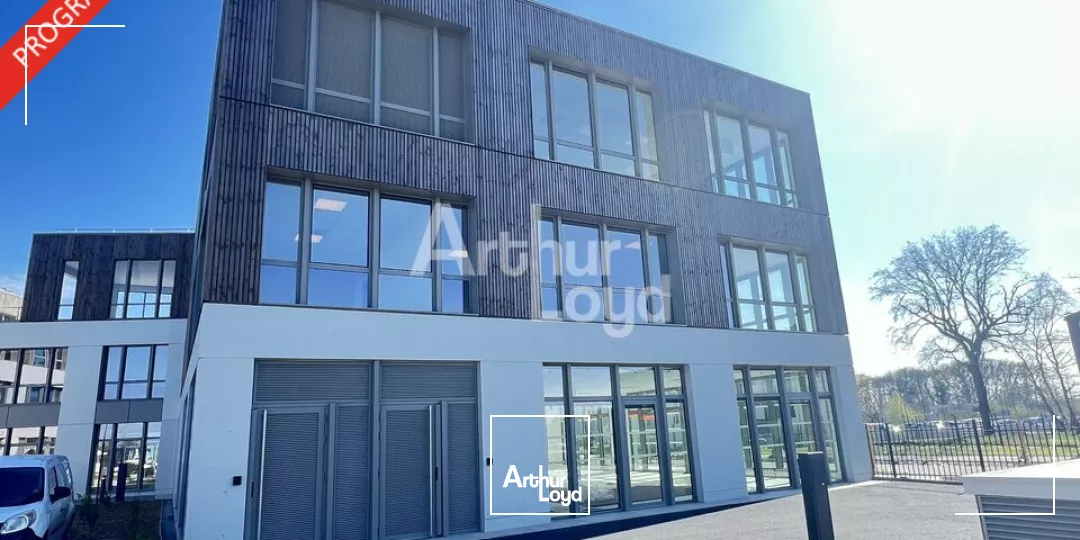 PACE - ZAC LES TOUCHES - A VENDRE 283 M²