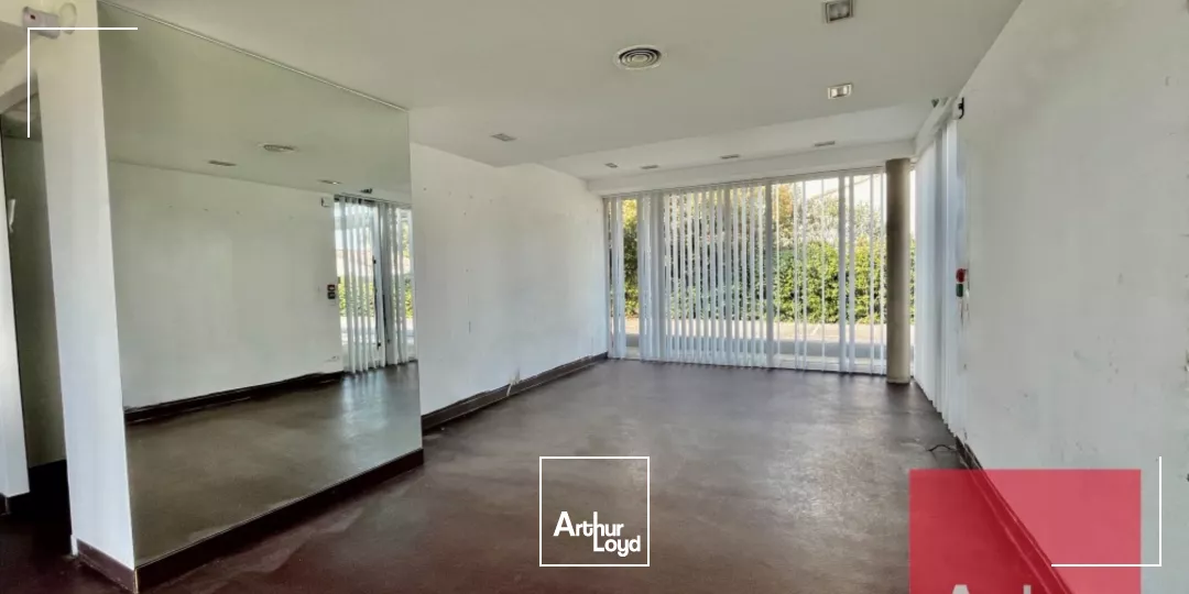 BÂTIMENT ACTIVITÉ/BUREAUX À VENDRE - LUNEL