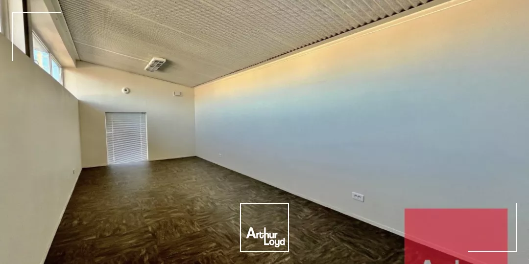 BÂTIMENT ACTIVITÉ/BUREAUX À VENDRE - LUNEL