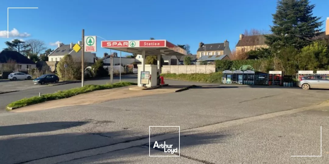 LOCAL COMMERCIAL 96 M² PLOUGONVEN