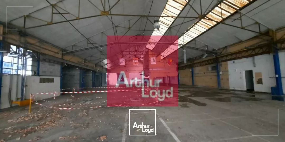 GERZAT A LOUER ENTREPOT 10 000 M² DIVISIBLE A PARTIR DE 1500 M² - POSSIBILITE ACHAT