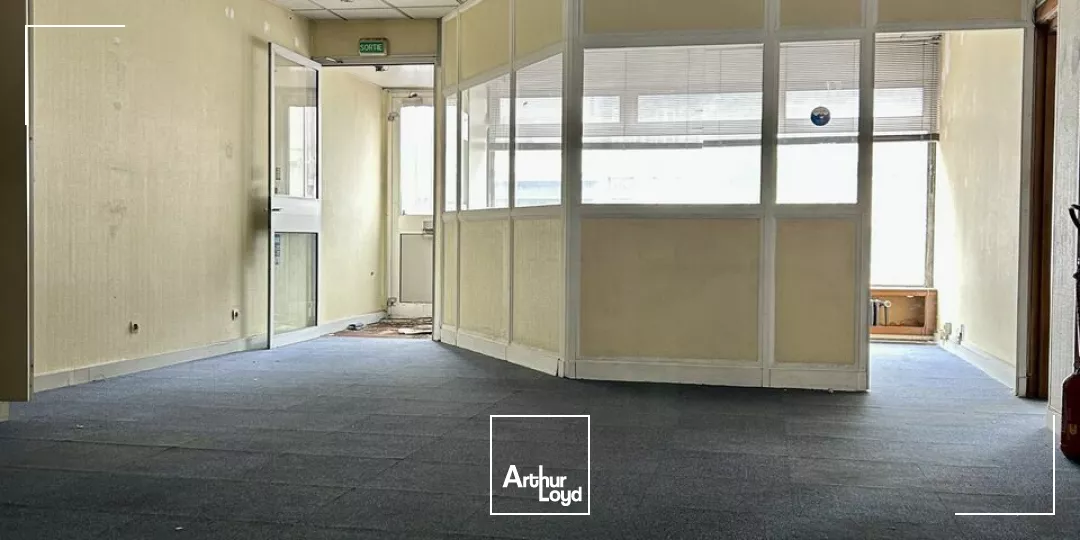 BUREAUX à VENDRE de 169 m²