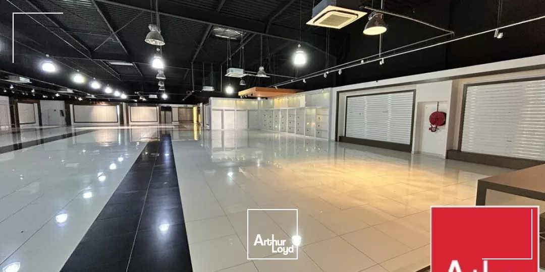 LOCAL COMMERCIAL à LOUER de 1270.95 m²