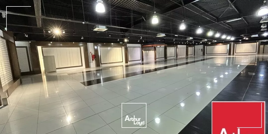 LOCAL COMMERCIAL à LOUER de 1270.95 m²