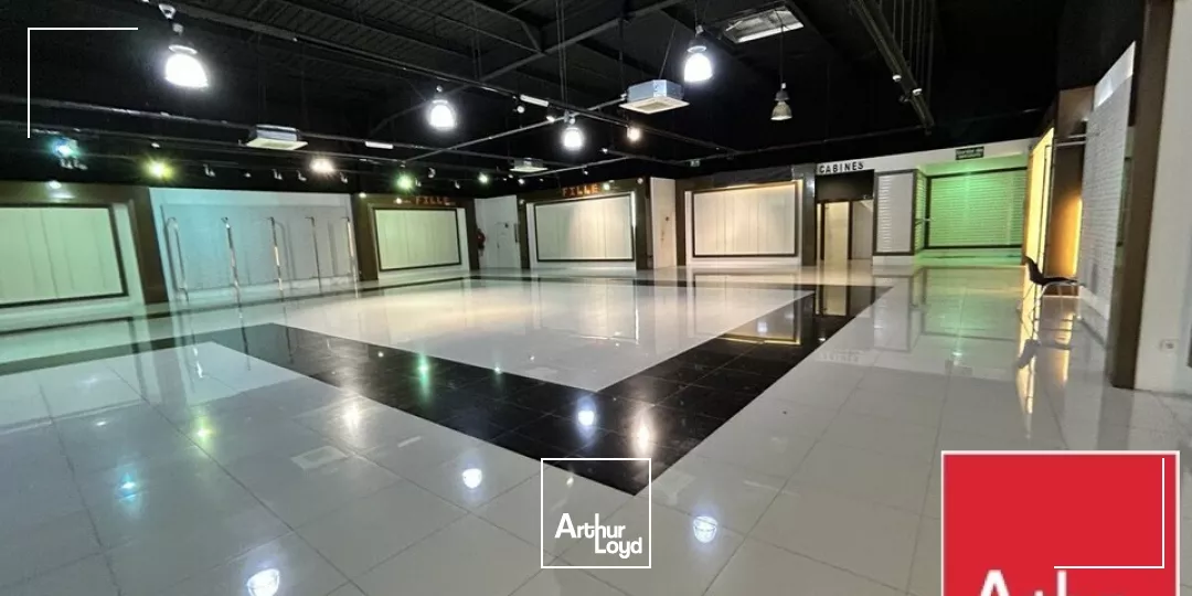 LOCAL COMMERCIAL à LOUER de 1270.95 m²