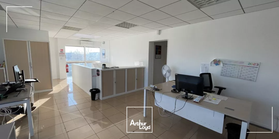 Plusieurs plateaux de bureaux divisibles à partir de 48 m2