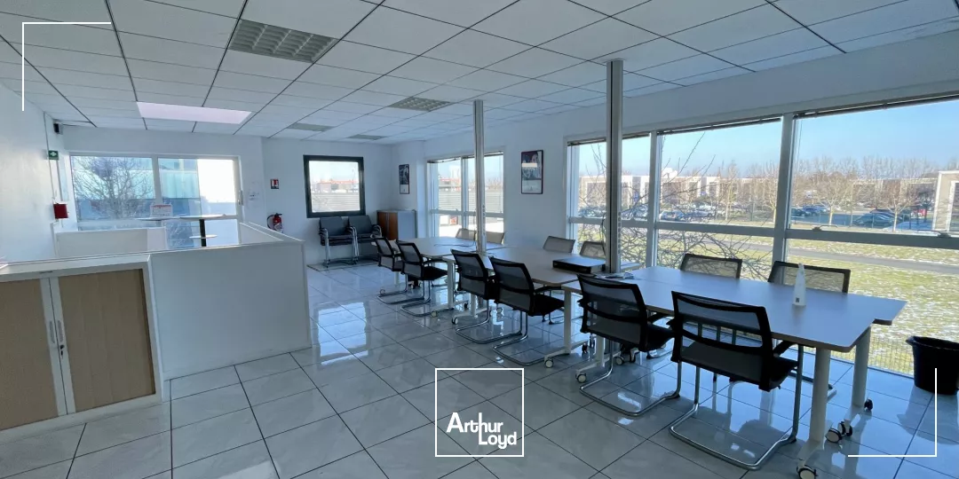 Plusieurs plateaux de bureaux divisibles à partir de 48 m2