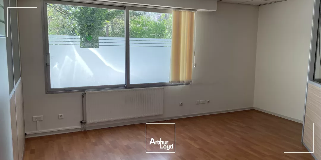 GRENOBLE BUREAUX A VENDRE OU LOUER EN RDC 140M² + RESERVE 