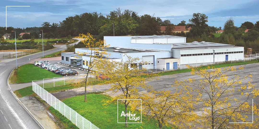 Local d'activité 2 000 m² Saint Junien - A vendre
