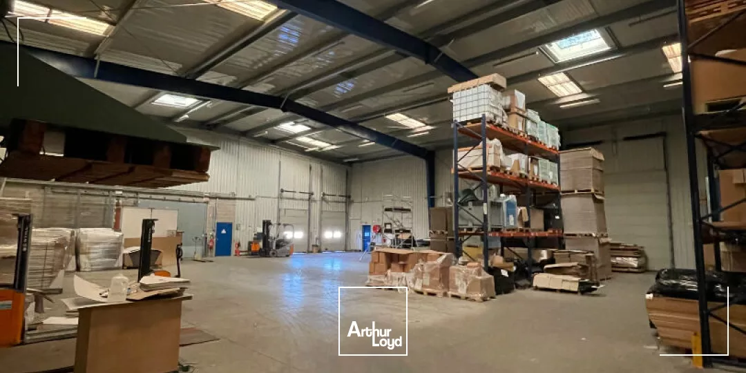 Local d'activité 2 000 m² Saint Junien - A vendre