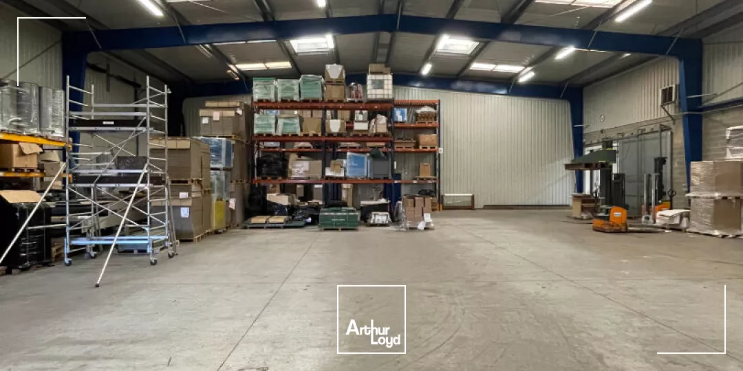 Local d'activité 2 000 m² Saint Junien - A vendre