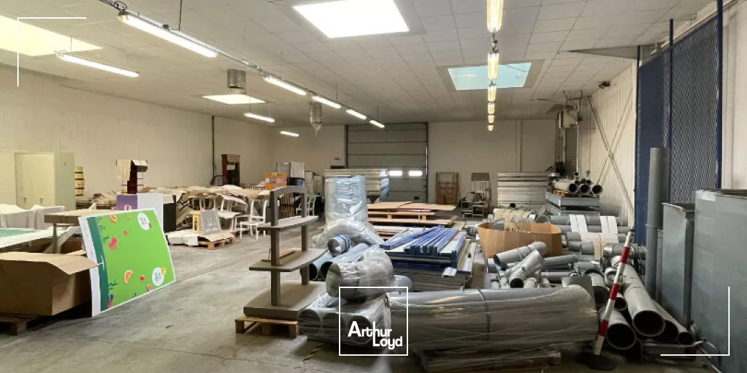 Local d'activité 2 000 m² Saint Junien - A vendre