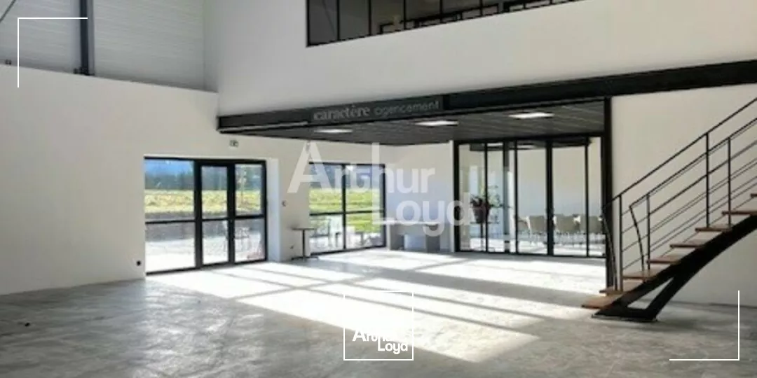 BRUZ - LOCAL D'ACTIVITE A LOUER - 560 M²