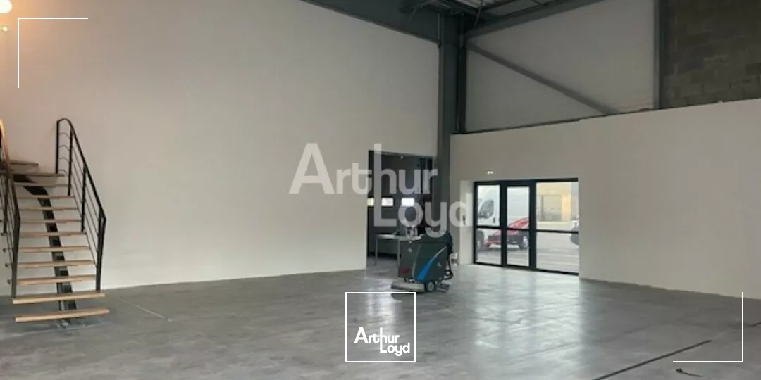 BRUZ - LOCAL D'ACTIVITE A VENDRE - 560 M²
