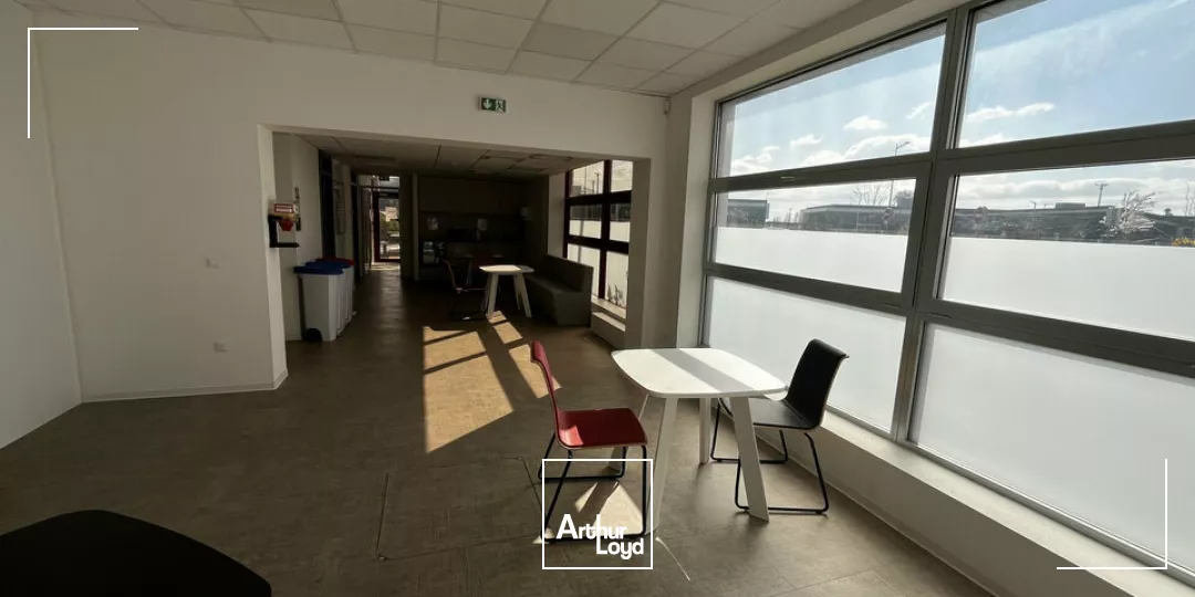 LOCAL D'ACTIVITE - ENTREPOT à LOUER de 3970 m²