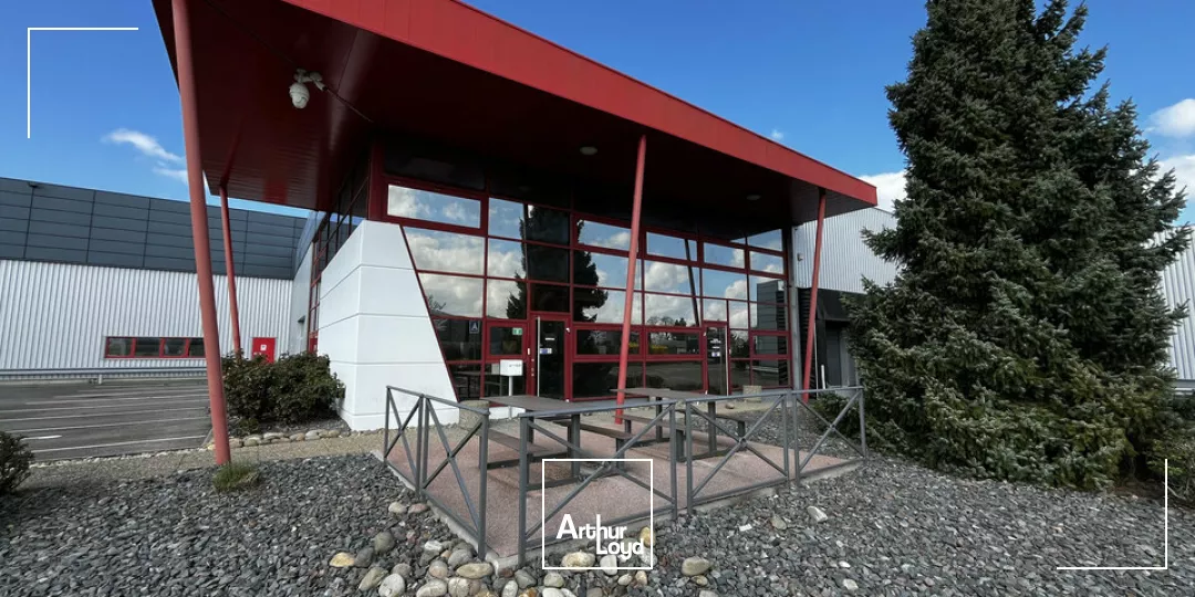 LOCAL D'ACTIVITE - ENTREPOT à LOUER de 3970 m²